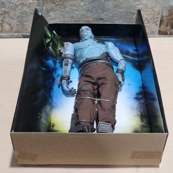 Jakks Pacific Van Helsing Frankensteins Monster Slayer Action Figure 2004 - Picture 5 of 10